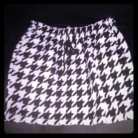 Dream out loud hounds tooth skirt - Picture 1 of 2